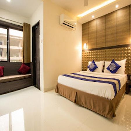 Cherrystay Kiran Inn Indaur Kültér fotó