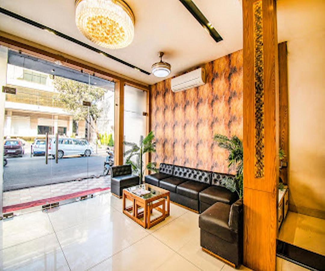 Cherrystay Kiran Inn Indaur Kültér fotó