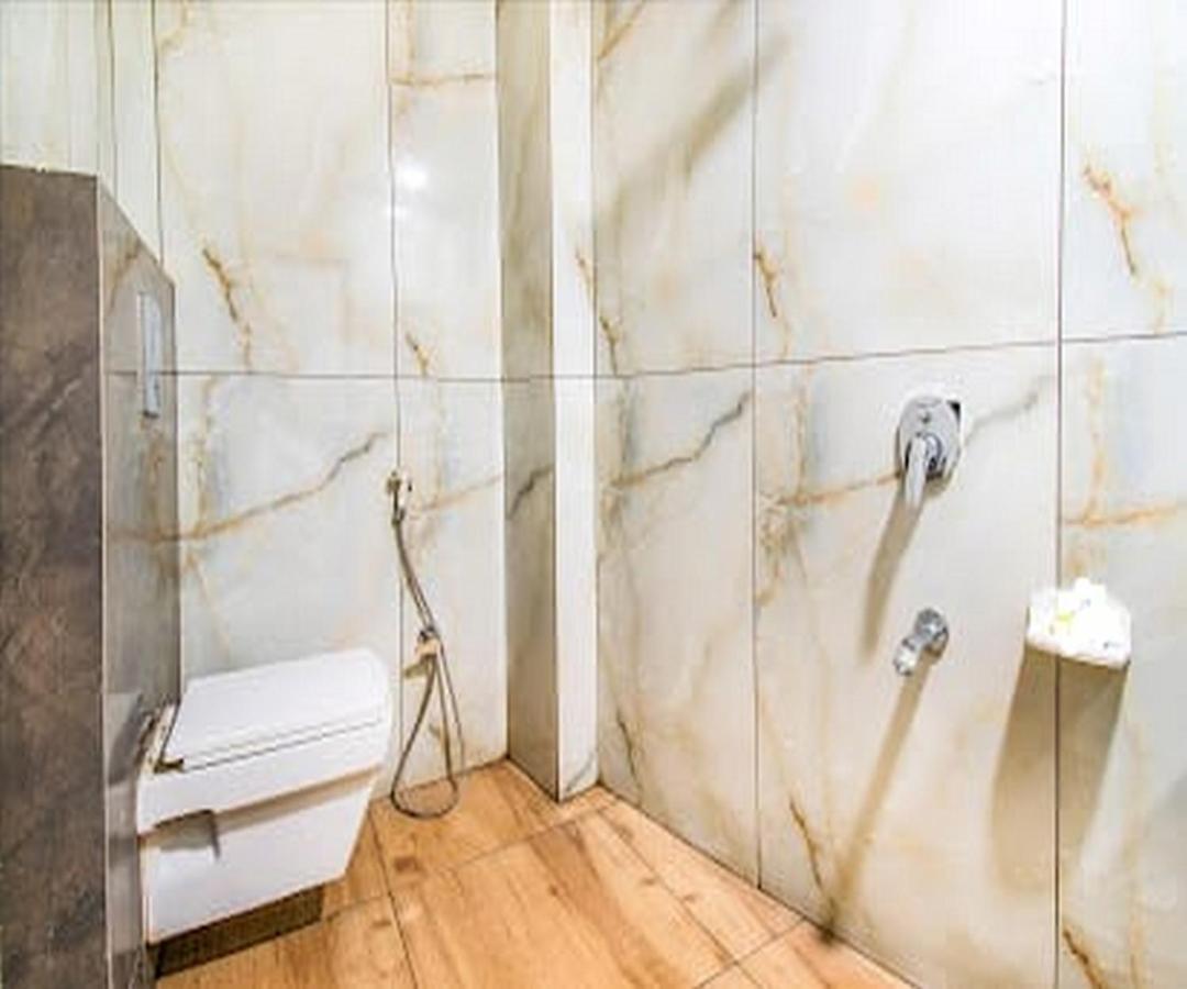 Cherrystay Kiran Inn Indaur Kültér fotó