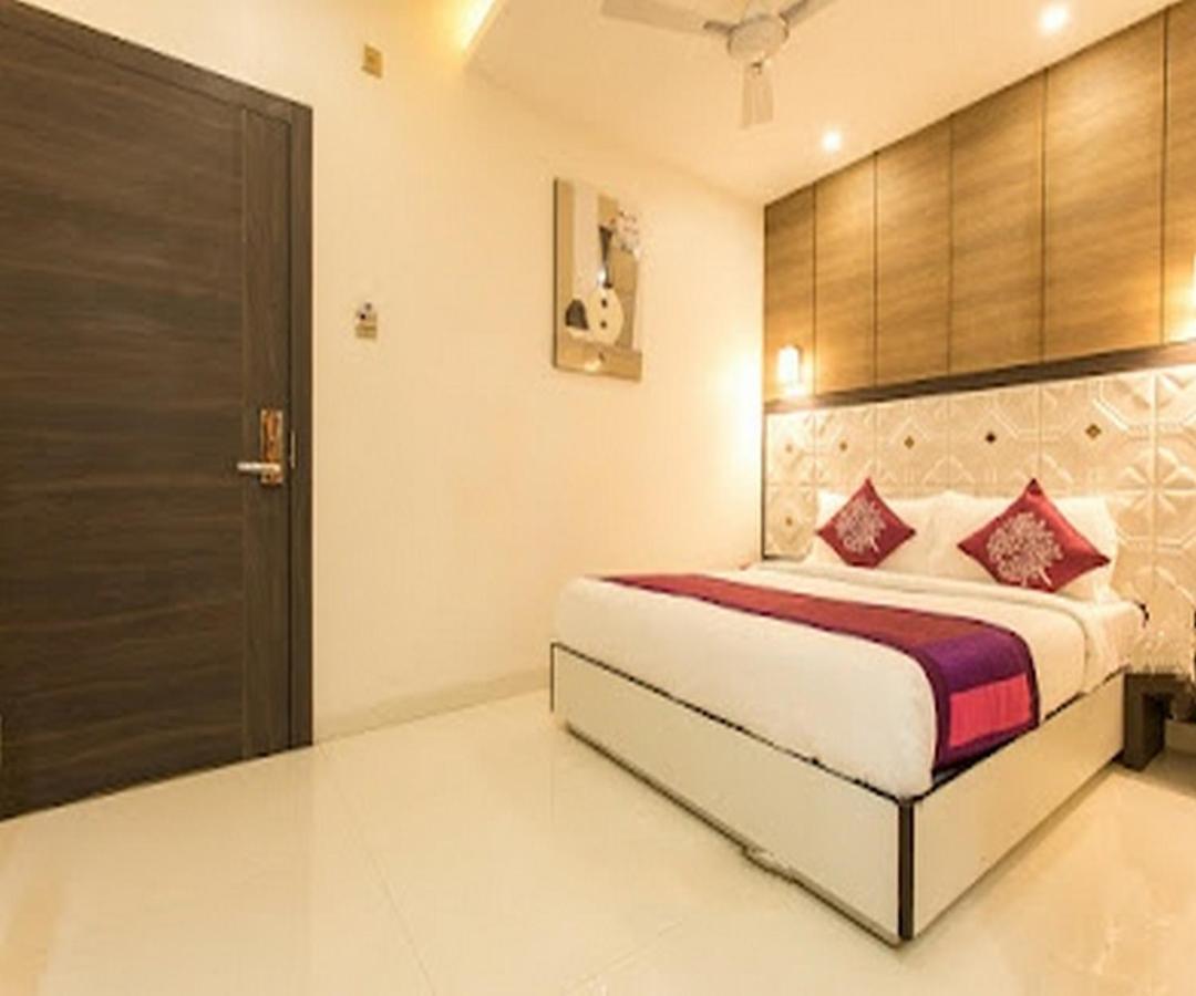 Cherrystay Kiran Inn Indaur Kültér fotó
