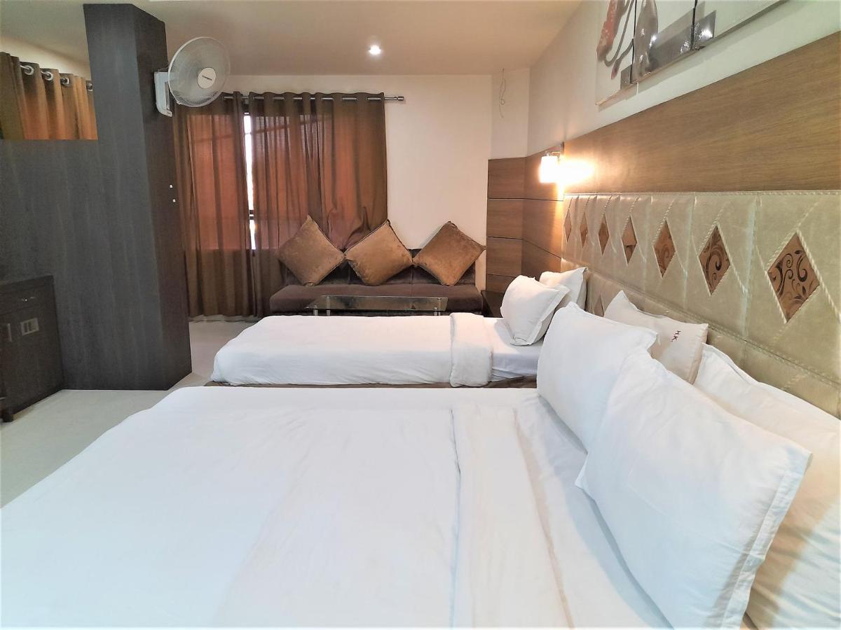 Cherrystay Kiran Inn Indaur Kültér fotó