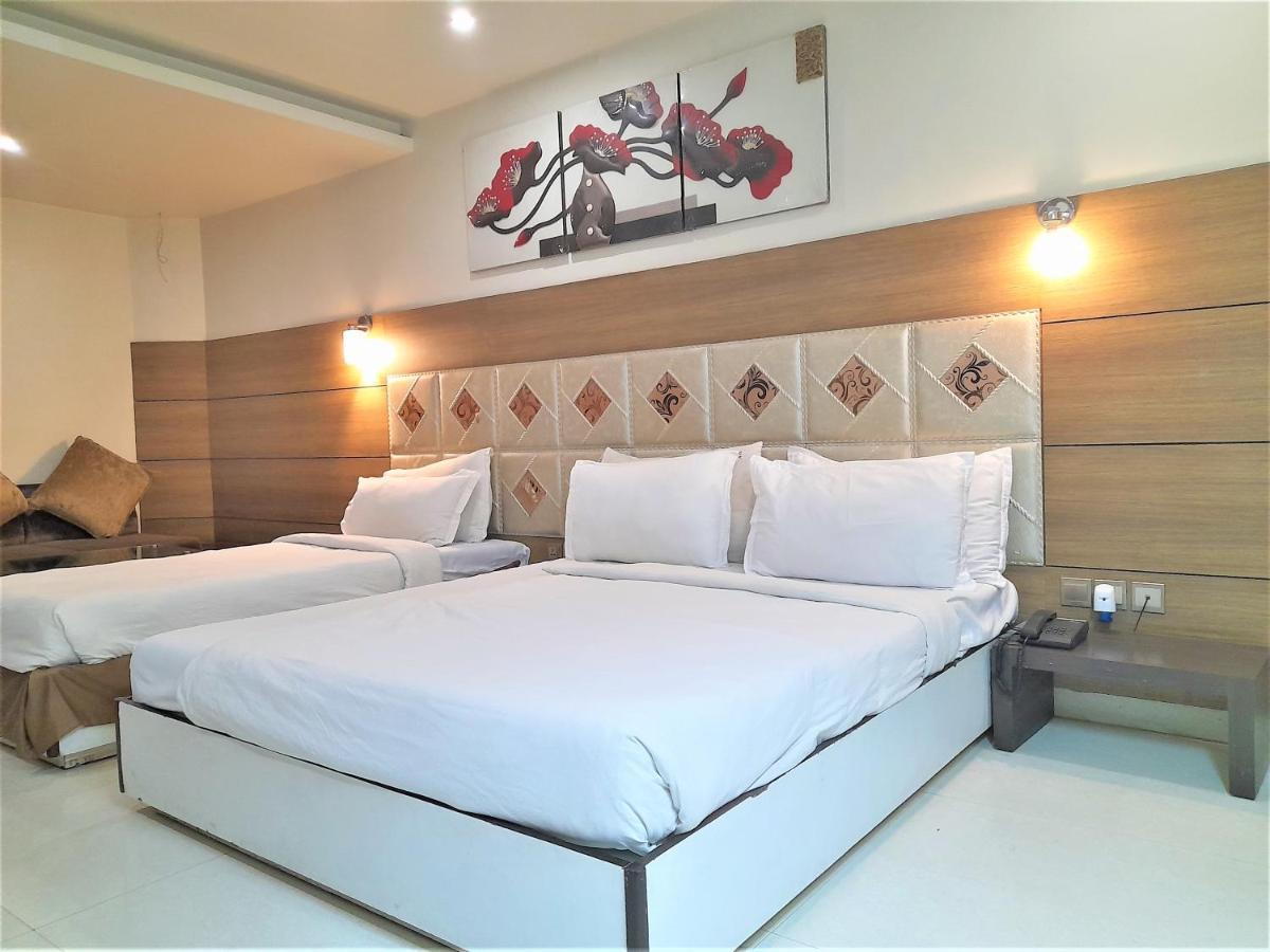 Cherrystay Kiran Inn Indaur Kültér fotó